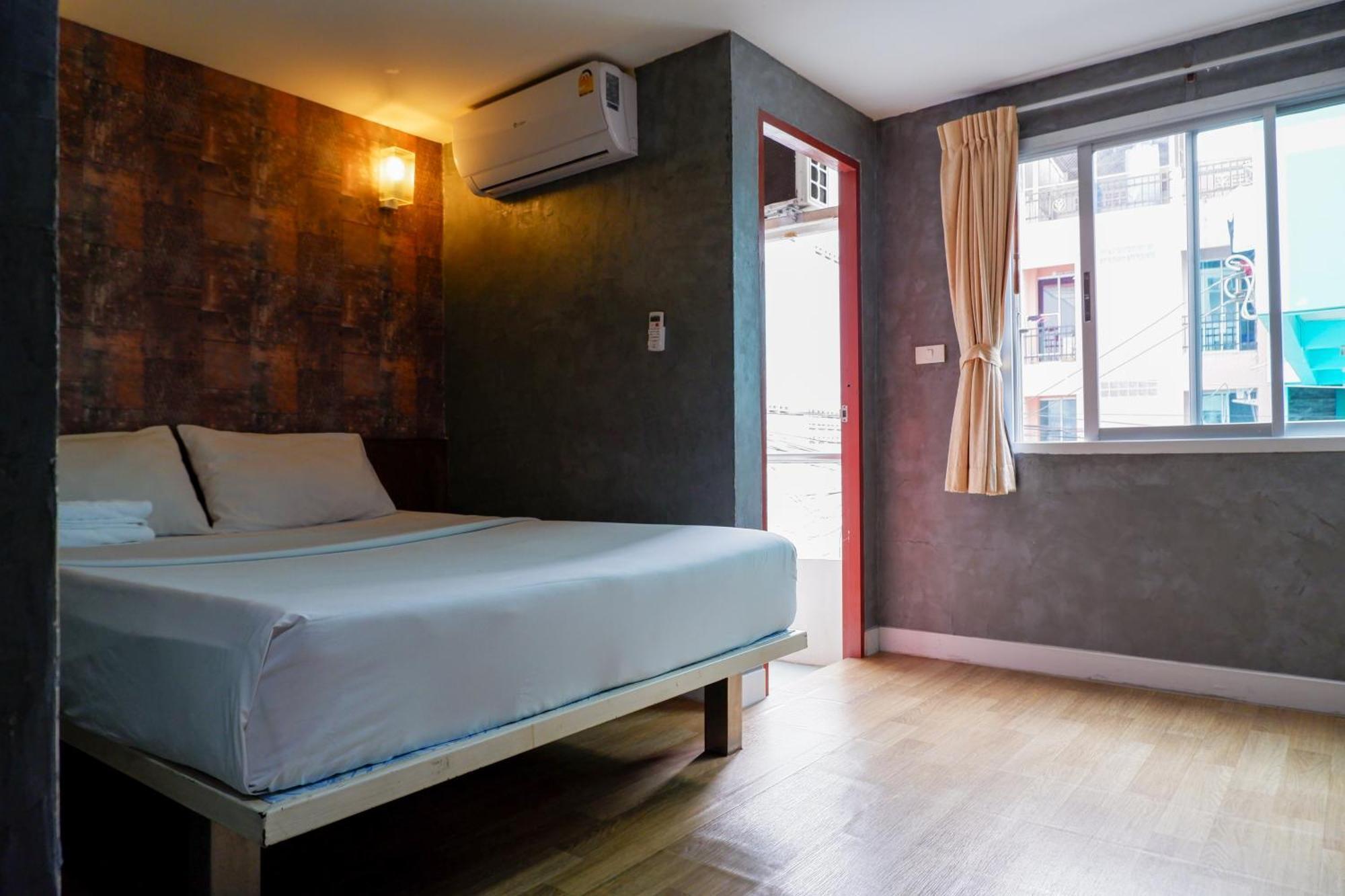 Hotel 18 Coins Cafe&hostel