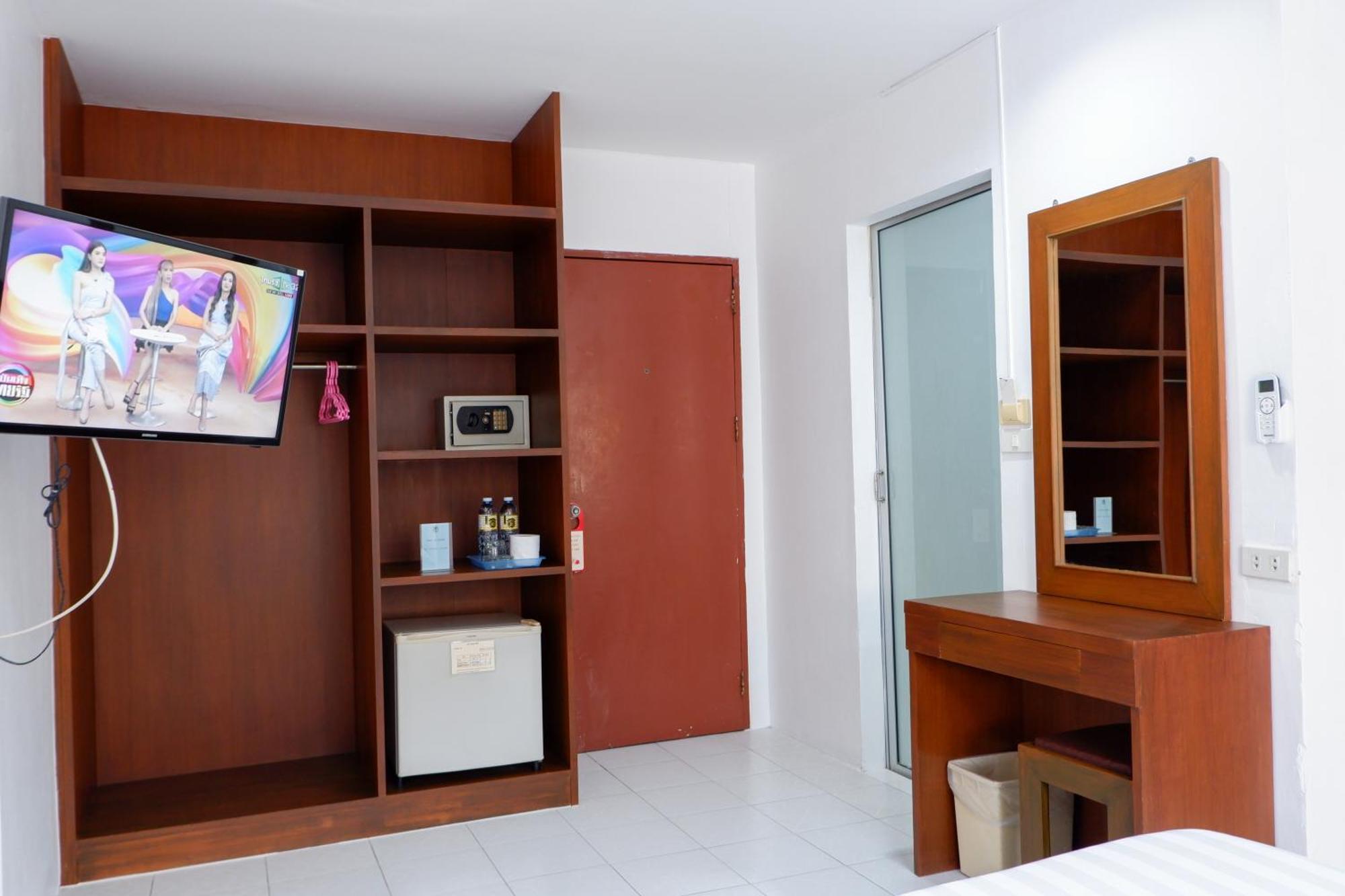 18 Coins Cafe&hostel Hotel Pattaya