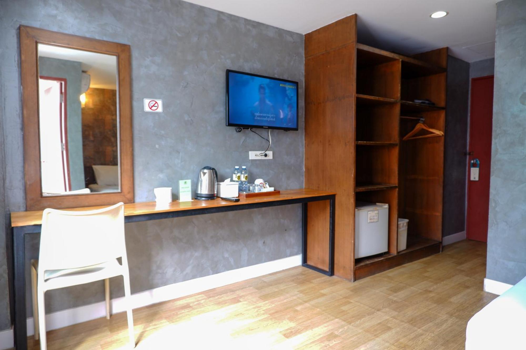 18 Coins Cafe&hostel Hotel