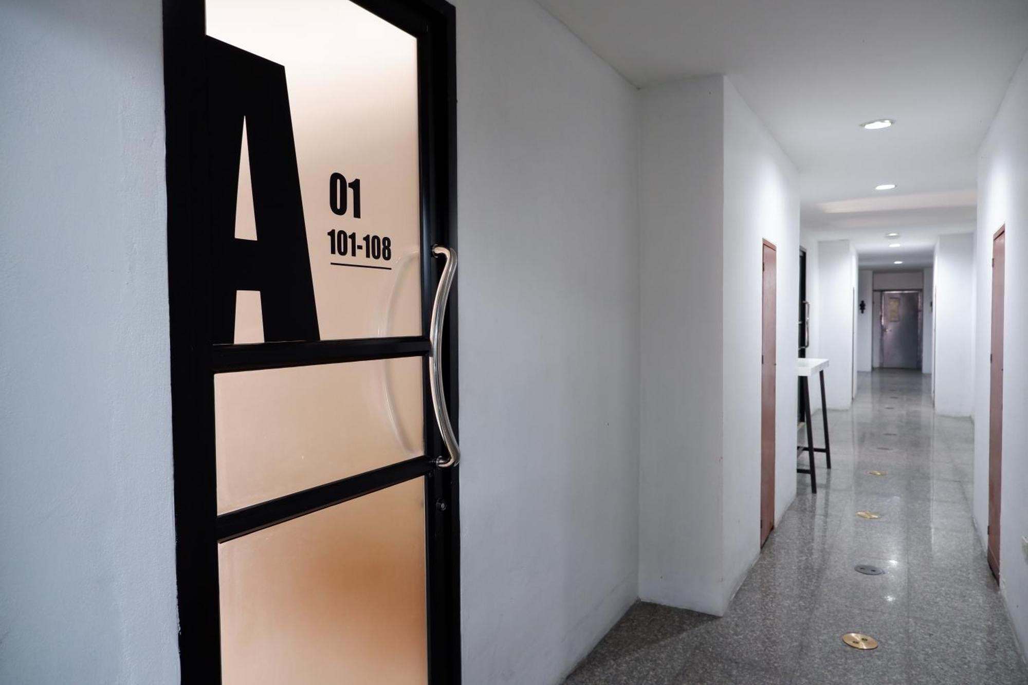 18 Coins Cafe&hostel 2*