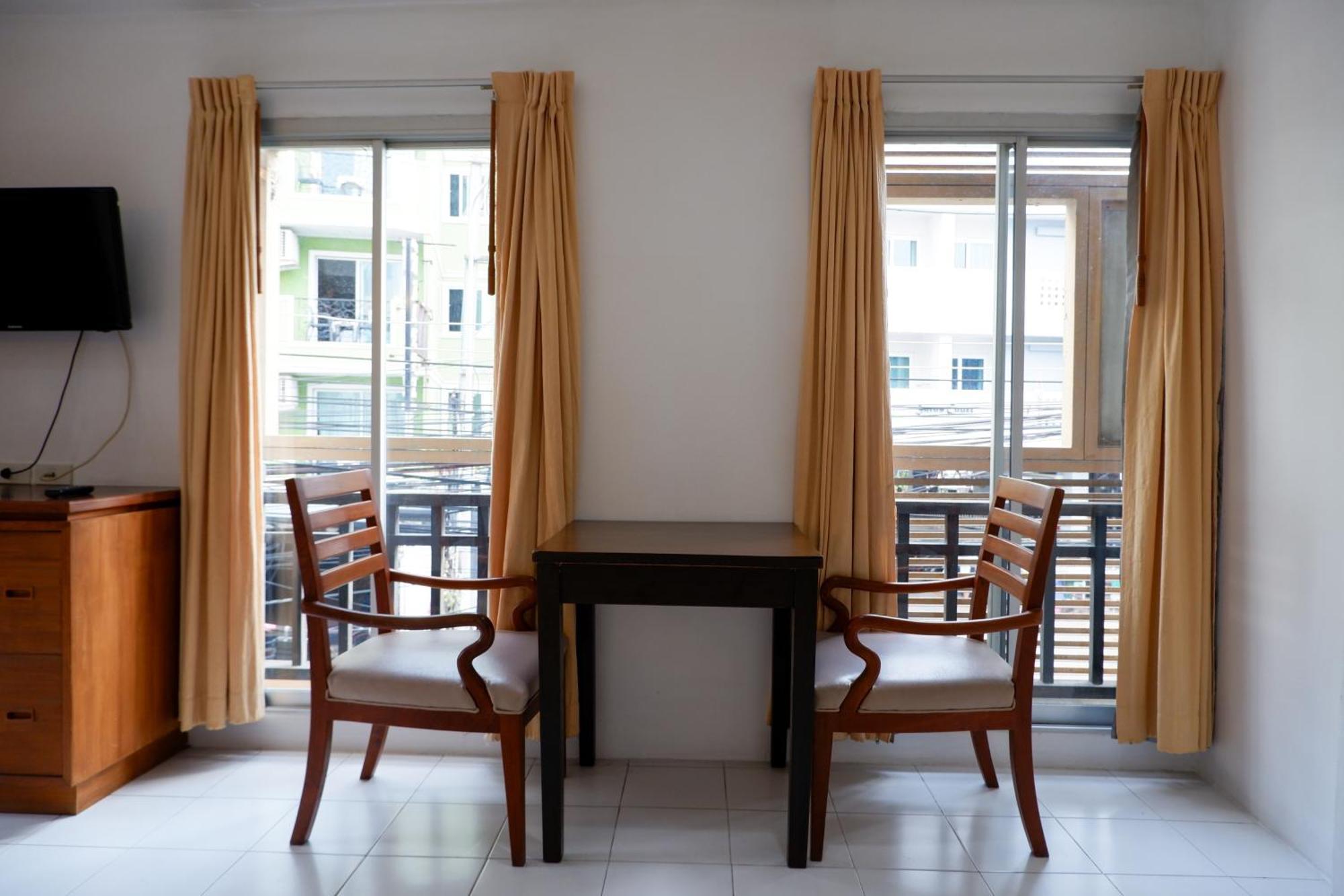 18 Coins Cafe&hostel 2*