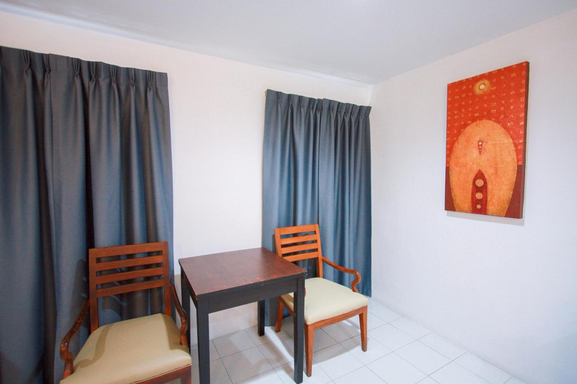18 Coins Cafe&hostel 2*