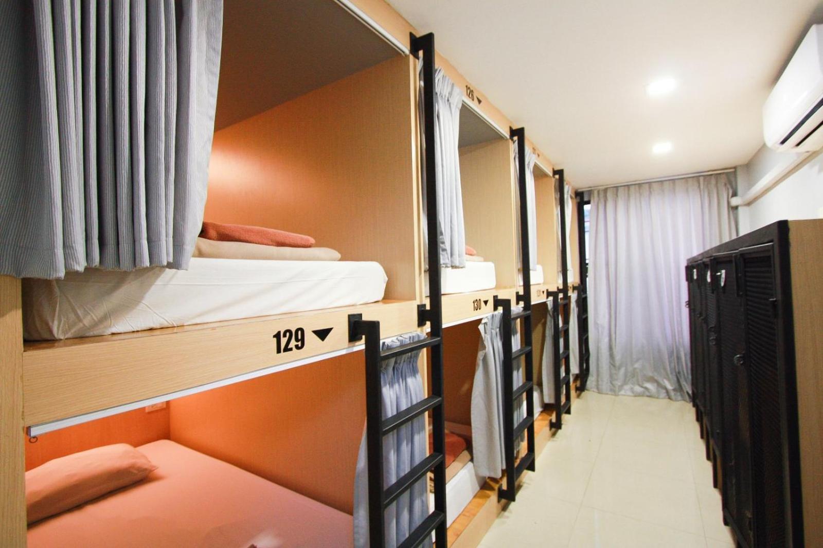 Hotel 18 Coins Cafe&hostel Pattaya